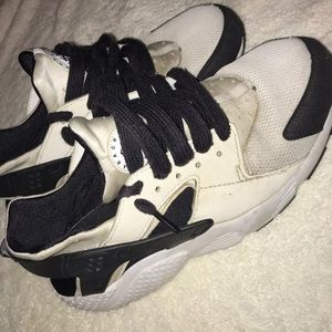 Nike Black and White Huaraches